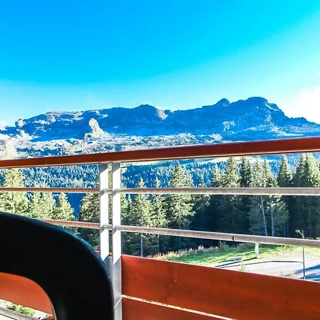 Stunning 3-bedroom With Mountain Views Apartment *