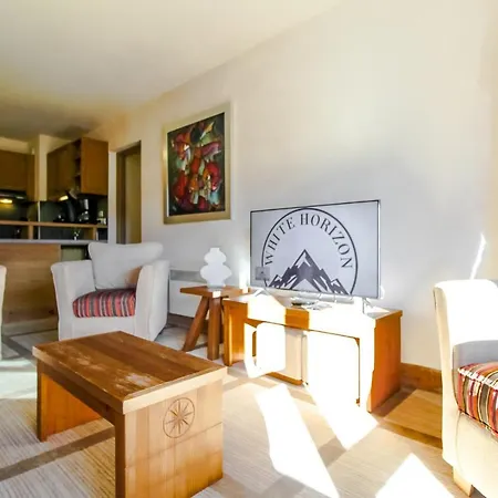 Apartment Stunning 3-bedroom With Mountain Views