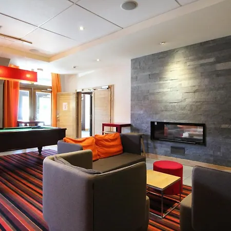 Stunning 3-bedroom With Mountain Views Apartment